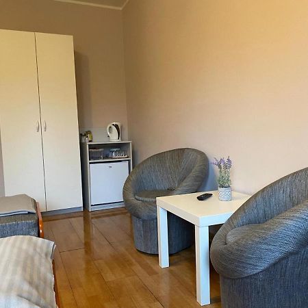 Pod Lipami Hostel Kolczyglowy Екстериор снимка