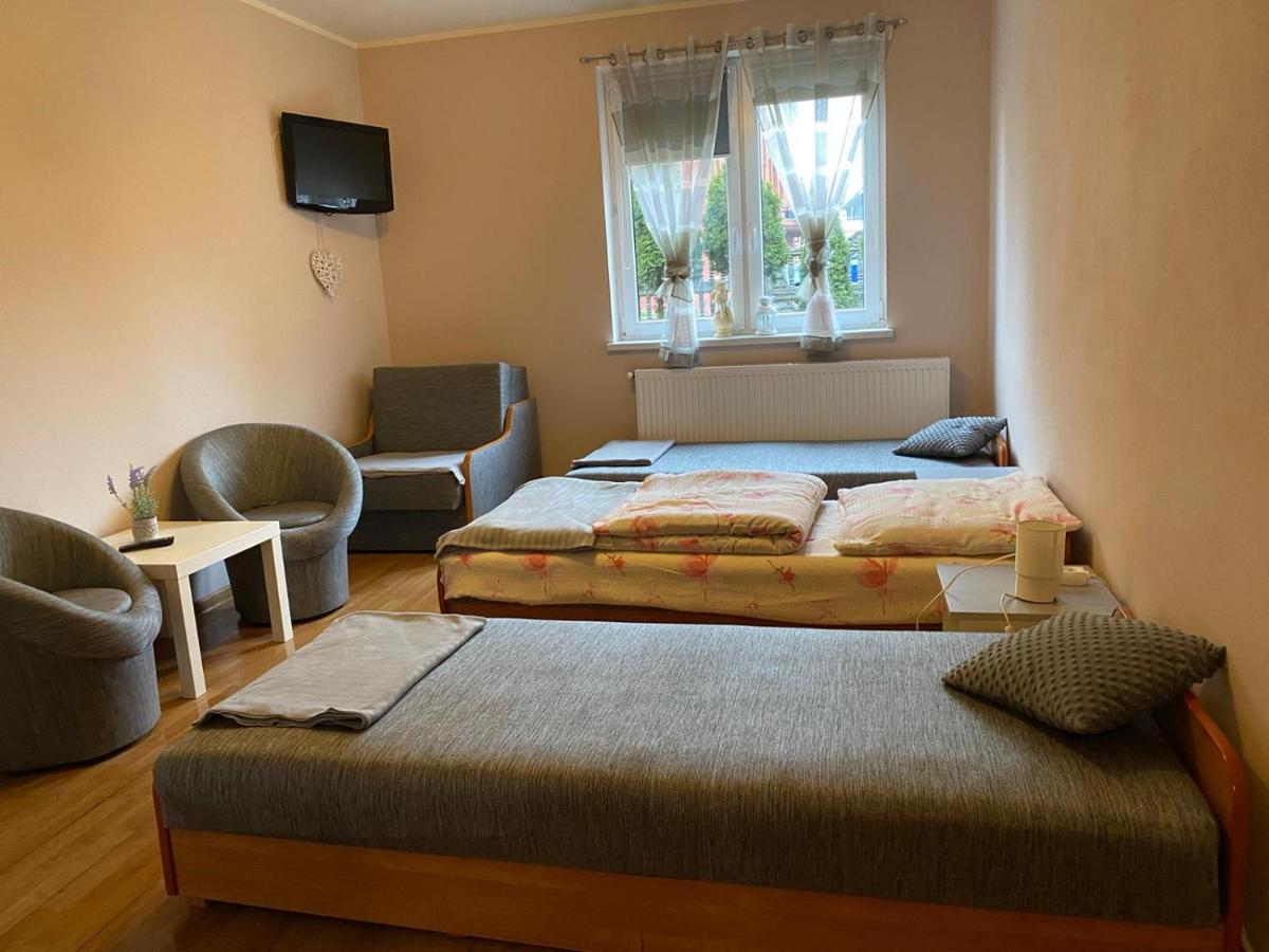 Pod Lipami Hostel Kolczyglowy Екстериор снимка