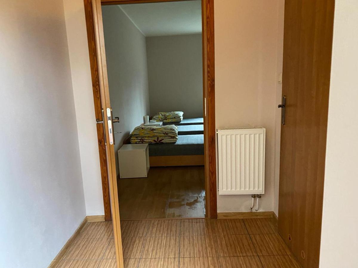 Pod Lipami Hostel Kolczyglowy Екстериор снимка