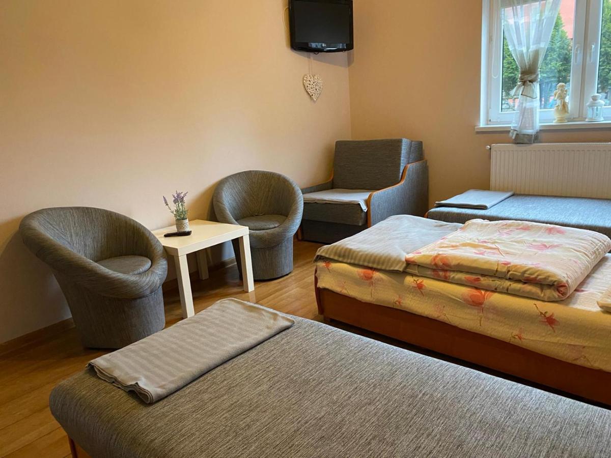 Pod Lipami Hostel Kolczyglowy Екстериор снимка